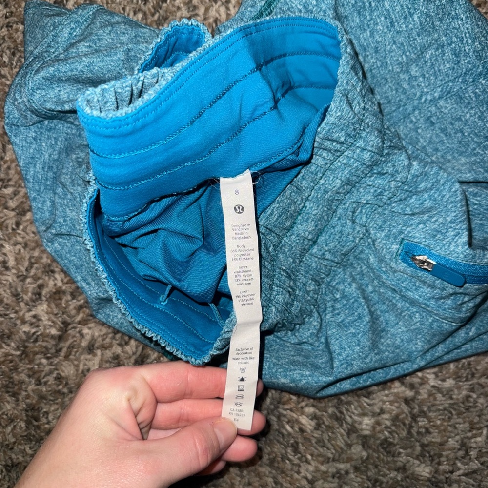 Lululemon Size 8 Tracker IV Shorts Heather Lux Multi Hawaiian Blue EUC - Picture 5 of 6